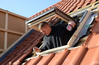 Pose de fenêtres de toit Velux aux Iffs